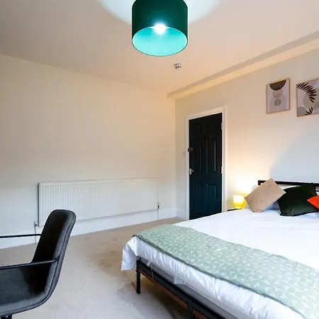 Prime Headingley Location Leeds (West Yorkshire)