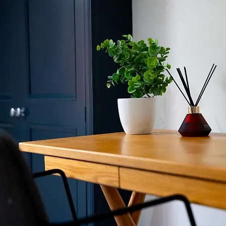 Prime Headingley Location Leeds (West Yorkshire)